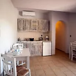 Ammos Exclusive & Studios Aparthotel 4*