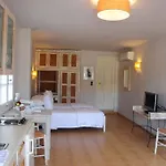 Ammos Exclusive & Studios Aparthotel 4*