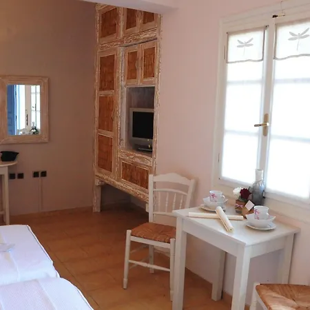 Ammos Naxos Exclusive & شقة فندقية