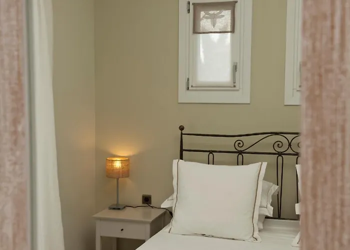 Ammos Naxos Exclusive & Apart Otel 4*